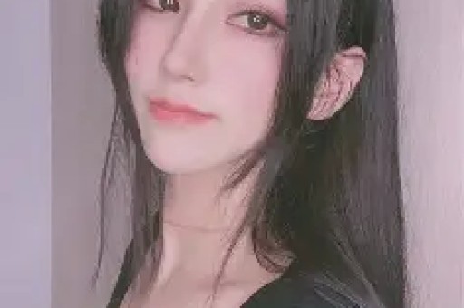 内娱女演员深夜溜进KTV陪酒姿态放低到尘埃