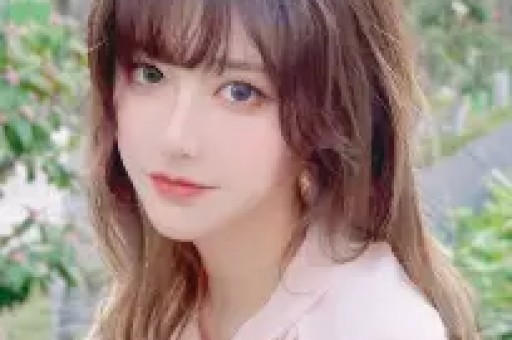 刚爆红就被扒黑料塌房了？